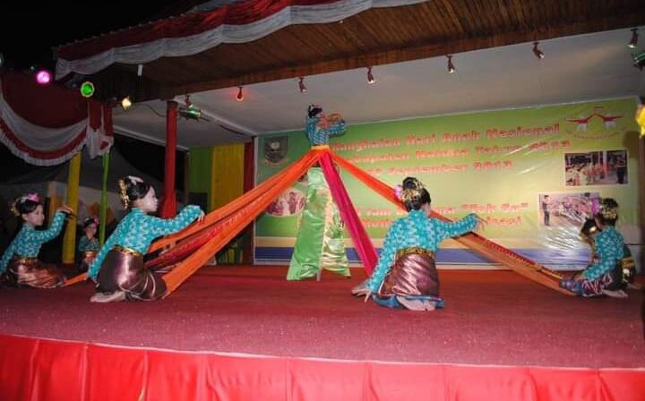 Read more about the article Mengenal Tarian Beduluong Khas Kelarik
